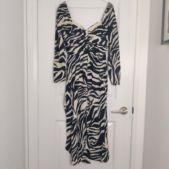 SOLD Lipsy Black & White Bodycon Dress | Sweetheart Neckline US 4 | NWT - Picture 3 of 9